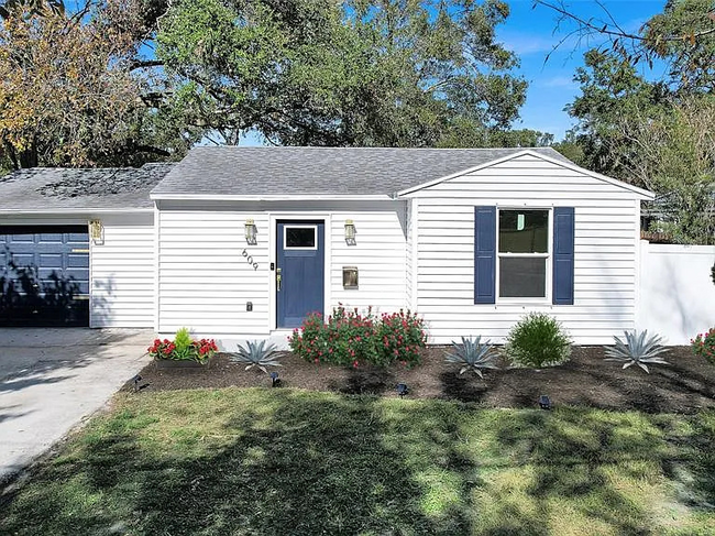 property at 609 W Henry Ave