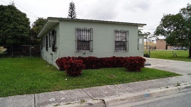 231 SW 5th St in Homestead, FL - Foto de edificio