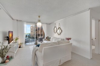 1801 N Flagler Dr in West Palm Beach, FL - Building Photo - Building Photo