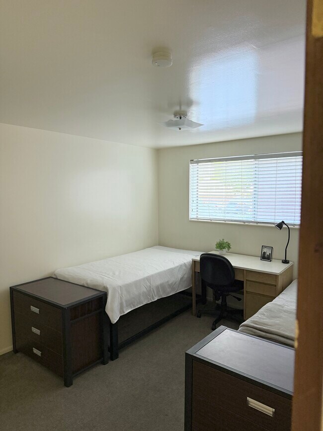 Monson Apartments in Provo, UT - Building Photo - Interior Photo