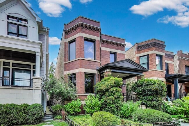 property at 3822 N Claremont Ave