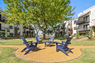 Vineyards on Garland Apartments in Fayetteville, AR - Foto de edificio - Building Photo