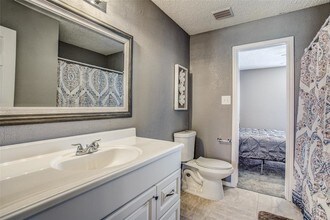 3838 Coates Cir in Benbrook, TX - Foto de edificio - Building Photo
