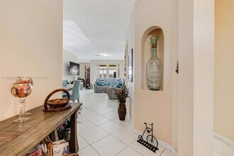 15825 SW 60th Terrace in Miami, FL - Building Photo - Building Photo