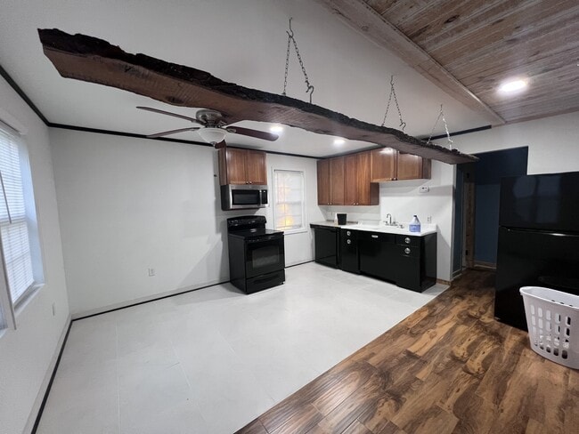 property at 2040 Cambridge Ave