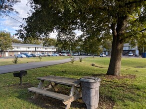 Cottonwood Apartments II in Madison, TN - Building Photo - Building Photo