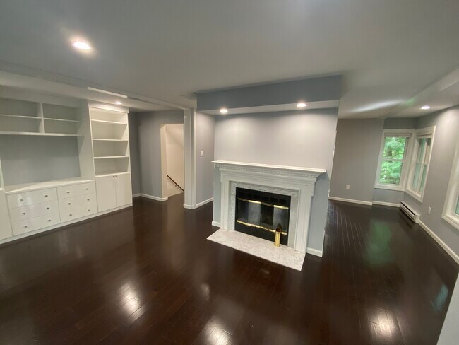 1 Angela Ln, Unit #1 in Watertown, MA - Foto de edificio - Building Photo