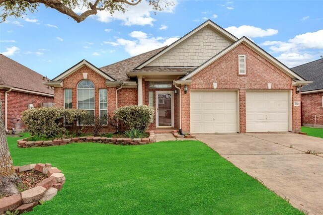 property at 2310 Oxford Point Ln