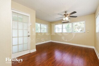 630 N Lakemont Ave in Winter Park, FL - Foto de edificio - Building Photo