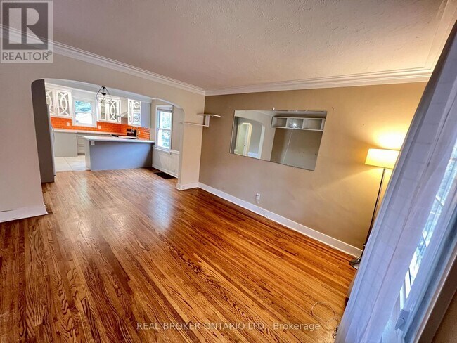 75 Vanbrugh Ave in Toronto, ON - Building Photo - Building Photo