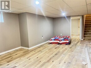 99 Brucedale Ave E in Hamilton, ON - Building Photo - Building Photo