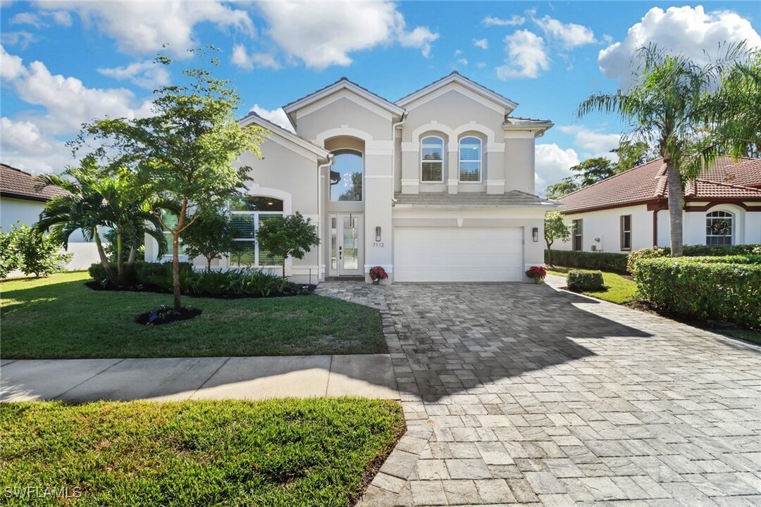 7112 Sugar Magnolia Cir in Naples, FL - Building Photo