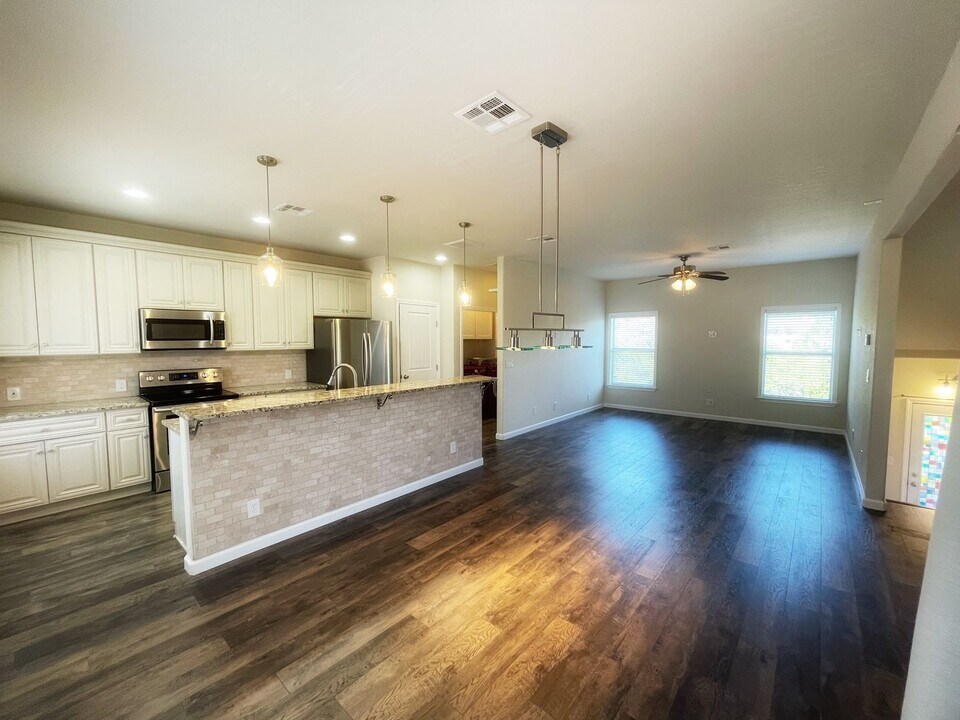 1889 Windmere in Canyon Lake, TX - Building Photo