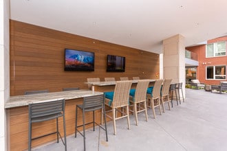 The Vue in Overland Park, KS - Building Photo - Building Photo