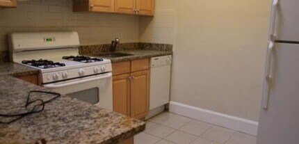 33 Bay State Rd, Unit 4R in Boston, MA - Building Photo - Building Photo
