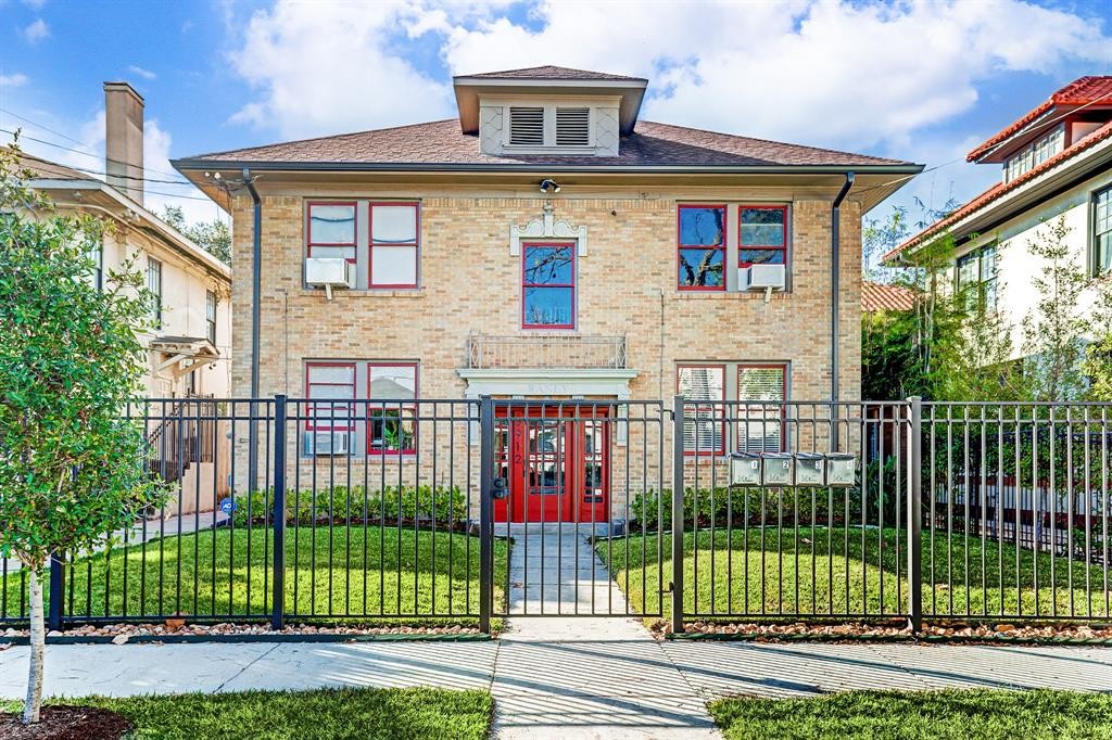 3912 Bute St-Unit -1 in Houston, TX - Foto de edificio