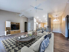 2316 E Edna Ave in Phoenix, AZ - Foto de edificio - Building Photo