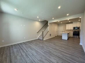 2441 Silver Line Aly in Herndon, VA - Building Photo - Building Photo
