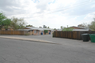 2301 N Forgeus Ave in Tucson, AZ - Building Photo - Building Photo