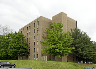 Jefferson Manor in Pittsburgh, PA - Building Photo - Building Photo