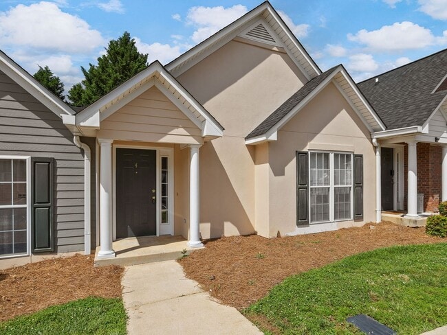 4 Whitfield Way in Greer, SC - Building Photo - Building Photo