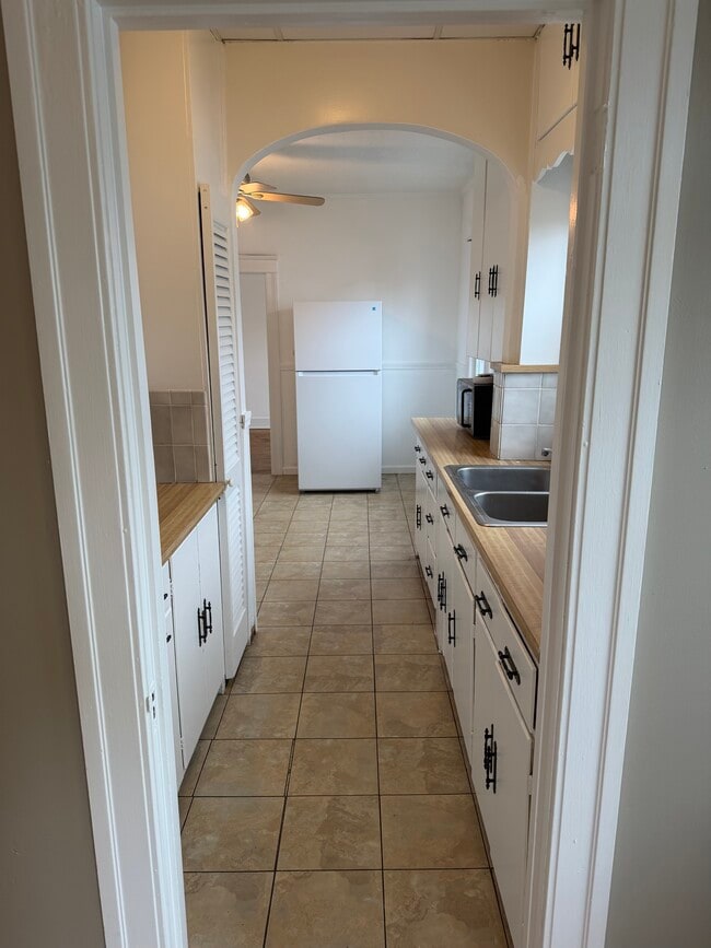 119 Airlie St, Unit 2nd Floor in Worcester, MA - Building Photo - Building Photo