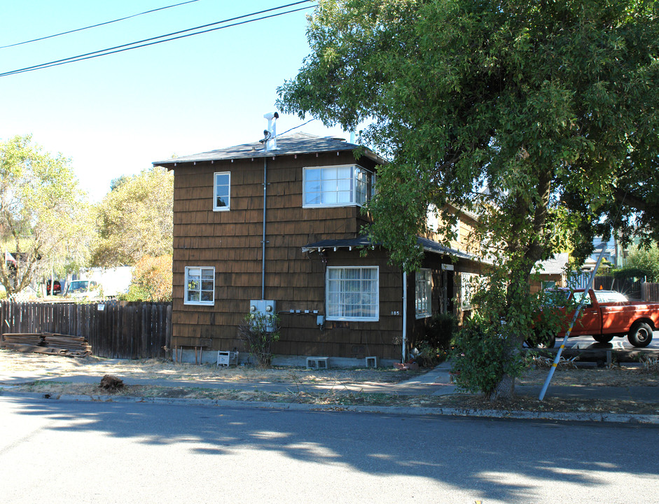 185 W J St in Benicia, CA - Building Photo