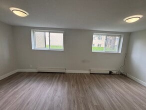 99 Westwood Dr in Kitchener, ON - Building Photo - Building Photo