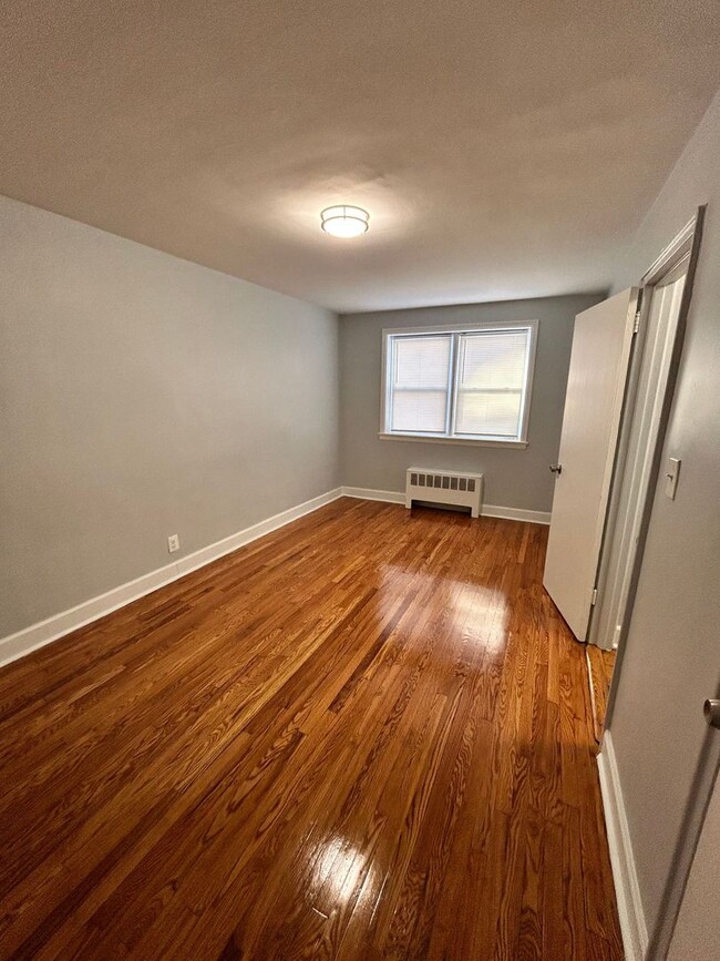 Nice one bedroom apt in quiet location in East Orange, NJ - Building Photo - Interior Photo