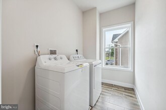 2512 Elvans Rd SE, Unit 2 in Washington, DC - Building Photo - Building Photo