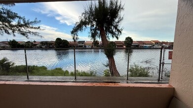 2735 W 52nd St in Hialeah, FL - Building Photo - Building Photo