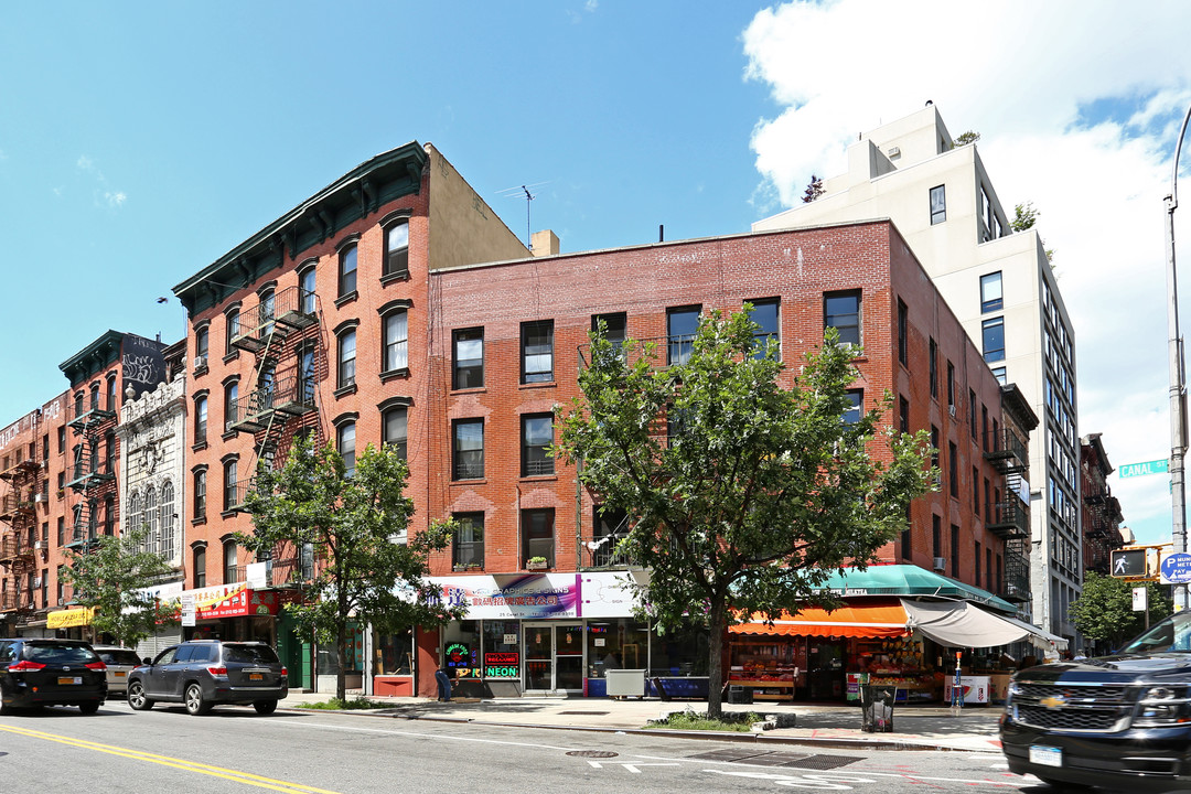 23-29 Canal St in New York, NY - Foto de edificio