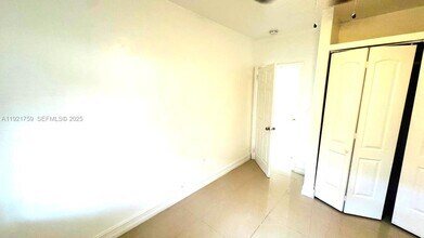 1207 Marseille Dr in Miami Beach, FL - Building Photo - Building Photo