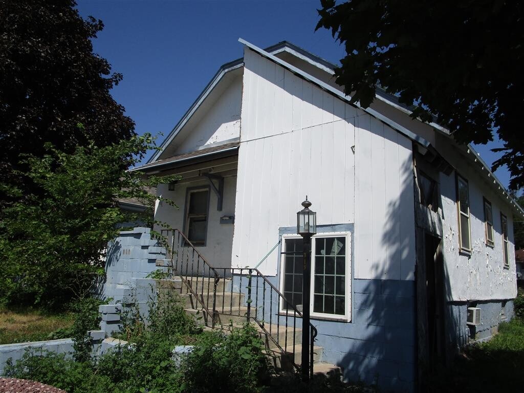 715 W 2nd St Rentals in Ogallala, NE