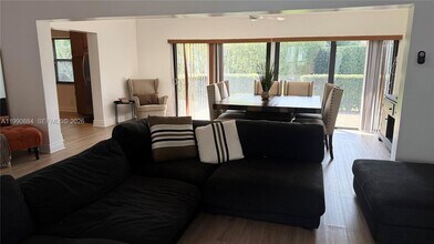 4905 Bayberry Ln in Tamarac, FL - Building Photo - Building Photo