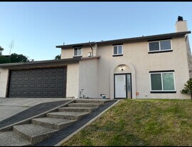 483 Rinconada Ct in Benicia, CA - Building Photo
