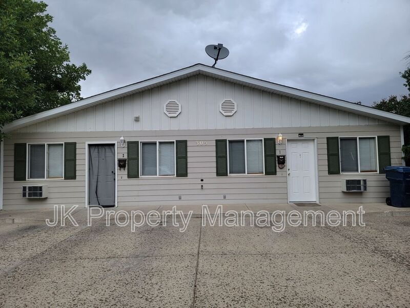 305 1st Ave SW in Great Falls, MT - Building Photo