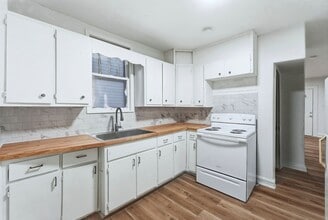 2134 Thompson Ave in Fort Wayne, IN - Building Photo - Building Photo