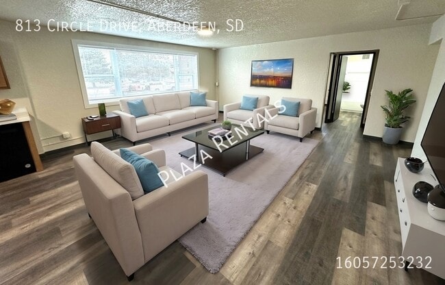 property at 906 N 2nd St