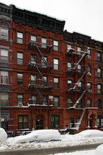 97 E Seventh St in New York, NY - Building Photo - Building Photo