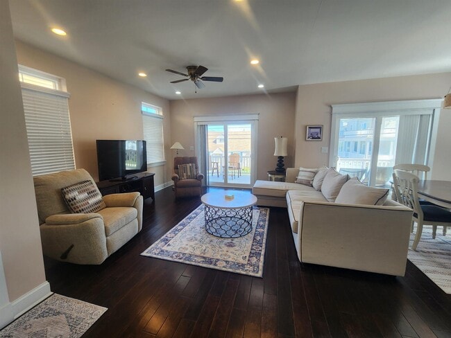 16 N Decatur Ave in Margate City, NJ - Building Photo - Building Photo