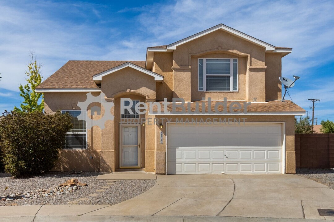5705 Potentilla Ct NW in Albuquerque, NM - Building Photo