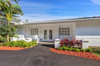 6970 SW 124th St in Miami, FL - Building Photo - Building Photo