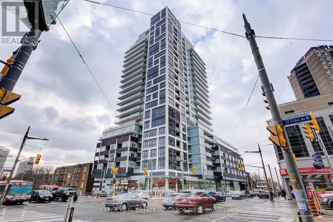 501 St Clair Ave W in Toronto, ON - Building Photo - Building Photo