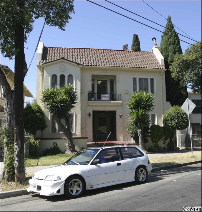 1420 Alvarado Terrace in Los Angeles, CA - Building Photo