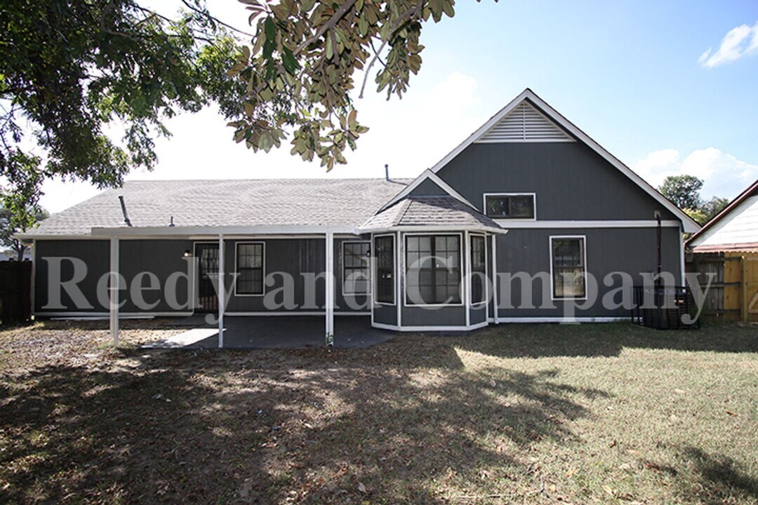 4682 Sandy Park Dr in Memphis, TN - Building Photo