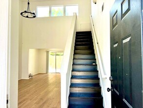 2093 Nantuckett Cir in Manteca, CA - Foto de edificio - Building Photo