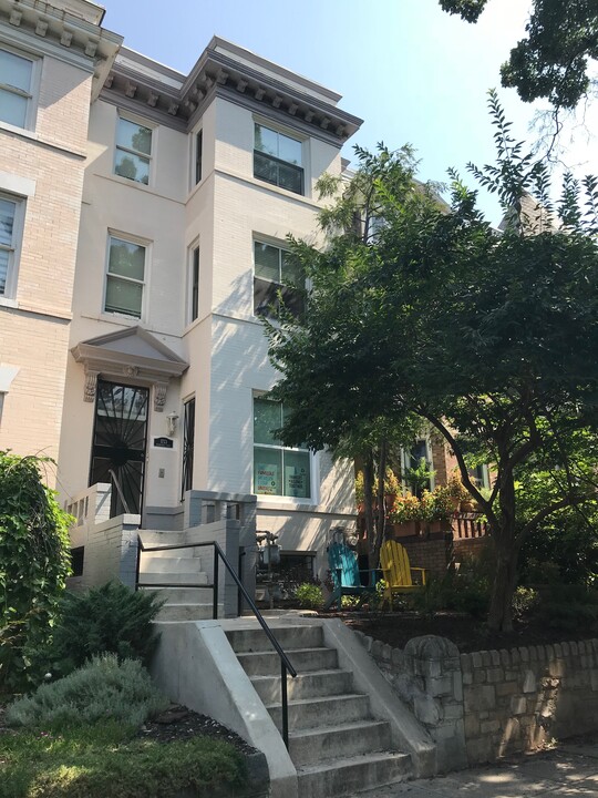 1733 Kilbourne Pl NW, Unit 2 in Washington, DC - Building Photo