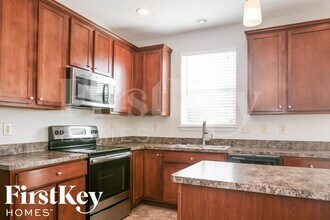 2547 Greythorne Dr in Indianapolis, IN - Building Photo - Building Photo