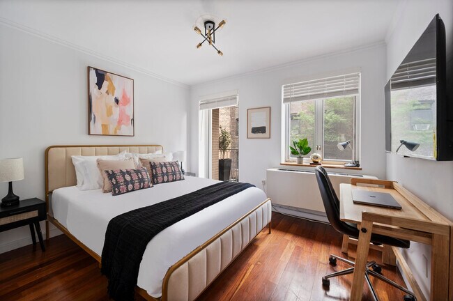209 W 20th St in New York, NY - Building Photo - Building Photo